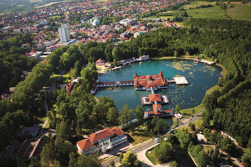 Озеро Хевиз в Венгрии