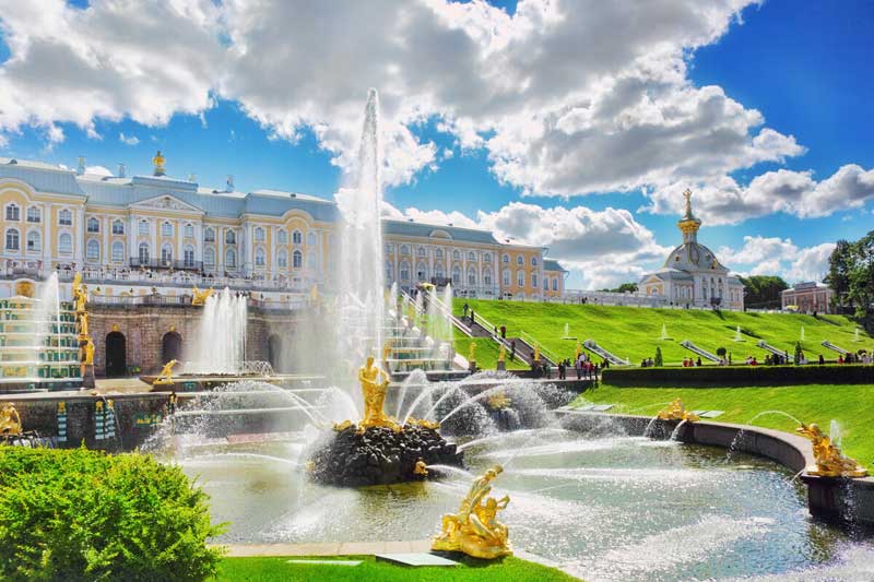 Классические и нестандартные туры в Санкт-Петербург из Москвы