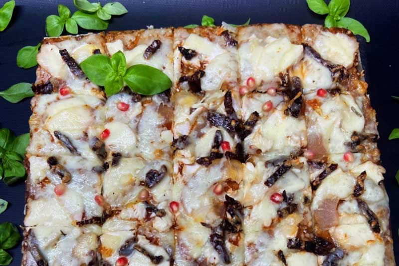 Пицца без теста и муки на мясных коржах на заказ в Москве