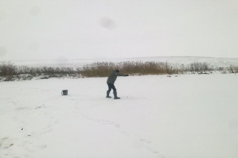 Зимняя рыбалка на одном из водоемов Подмосковья. Фото 1