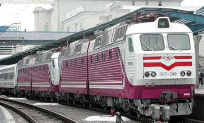 Украинские железные дороги в Крым билеты продавать не будут