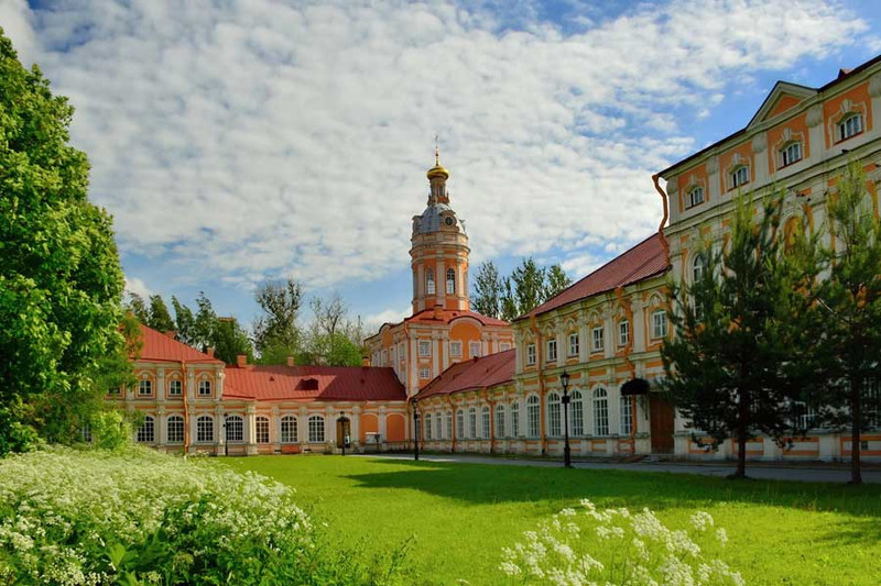 Александро-Невская лавра в Санкт-Петербурге