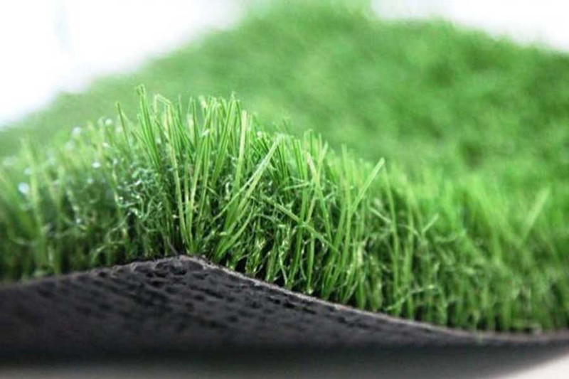 Искусственная трава: преимущества и применение синтетической травы