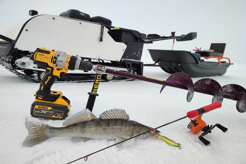 Лучшая рыбалка: Ловля плотвы по первому льду. Фото 1