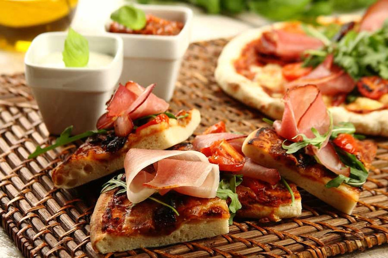 Пицца с вялеными помидорами - пошаговый рецепт