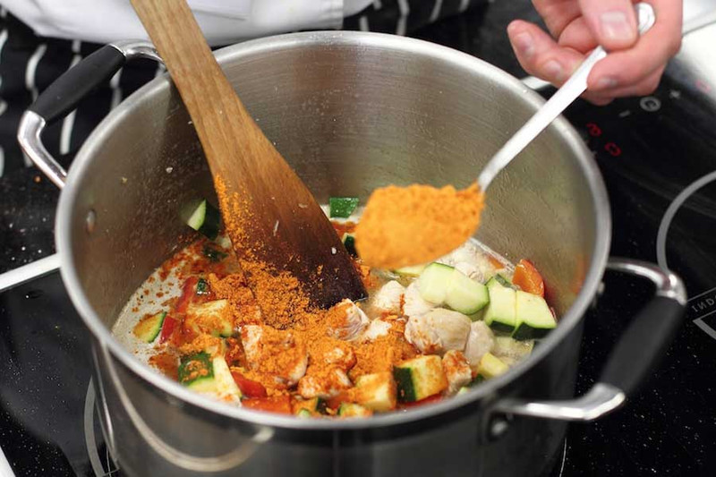 Перловая каша в горшочке с овощами и курицей - Шаг 4