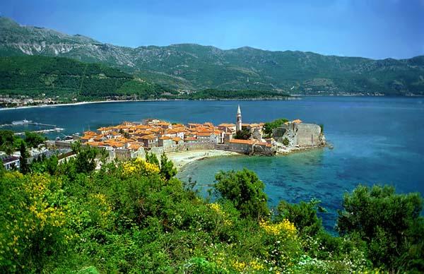 Покупаем недвижимость в Черногории - нужен ли риэлтор?