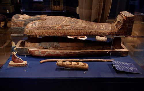 Саркофаг и мумия Хор-Ха